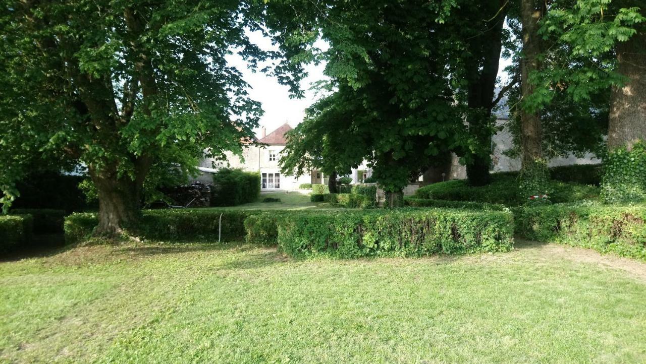 Manoir De L'Echauguette Panzió Laignes Kültér fotó